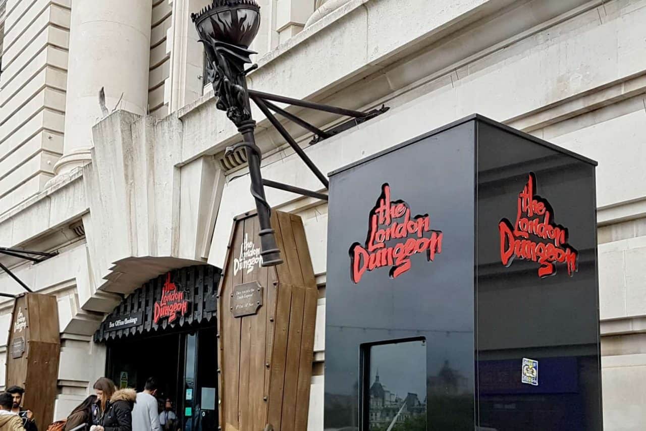 Visiting The London Dungeons for the first time | Boo Roo and Tigger Too