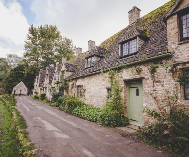 8 must-visit places in the UK - cotswolds