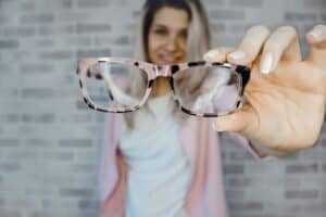 What Websites are the Best to Deliver Same-day Glasses