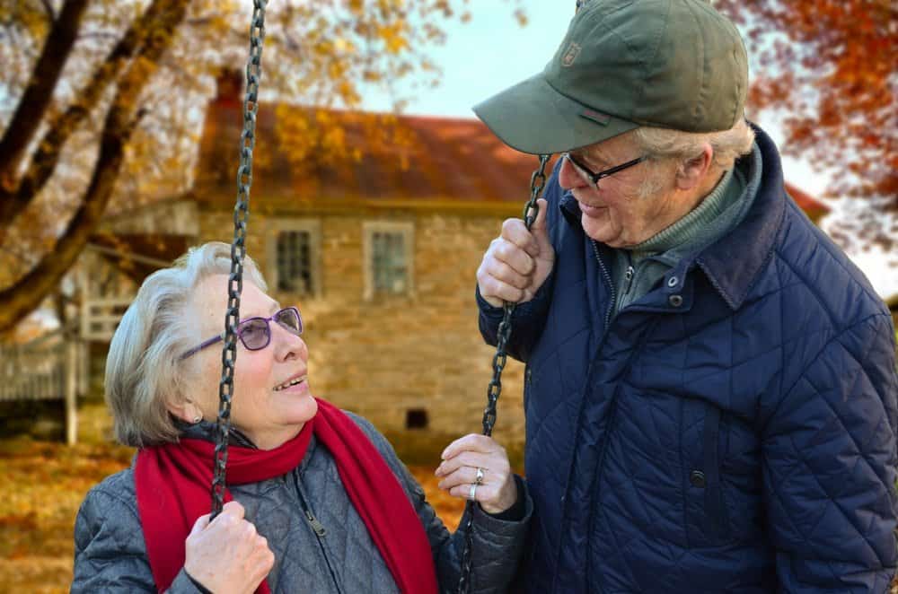 Helping Your Loved Ones Make Friends in Their New Senior Living Residence