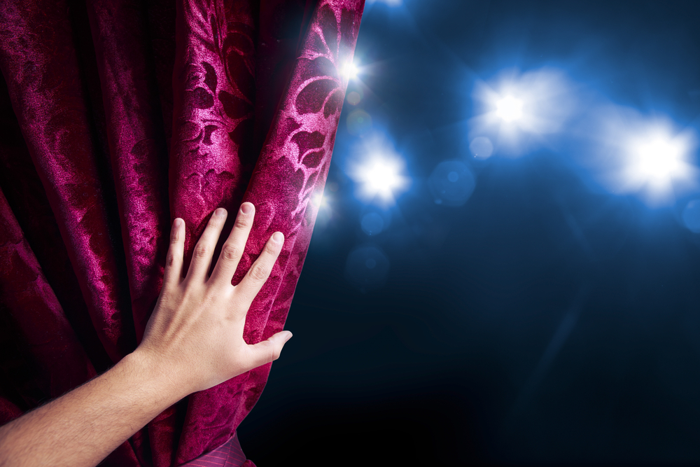 Get the Right Types of Theater Curtains