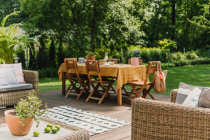 How to Enhance Your Outdoor Dining Experience