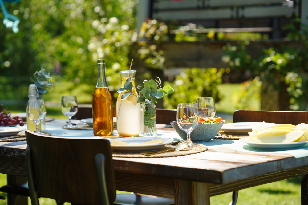 How to Enhance Your Outdoor Dining Experience