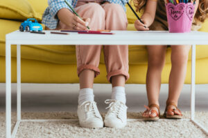 How To Navigate Meeting & Bonding With A New Friend's Children