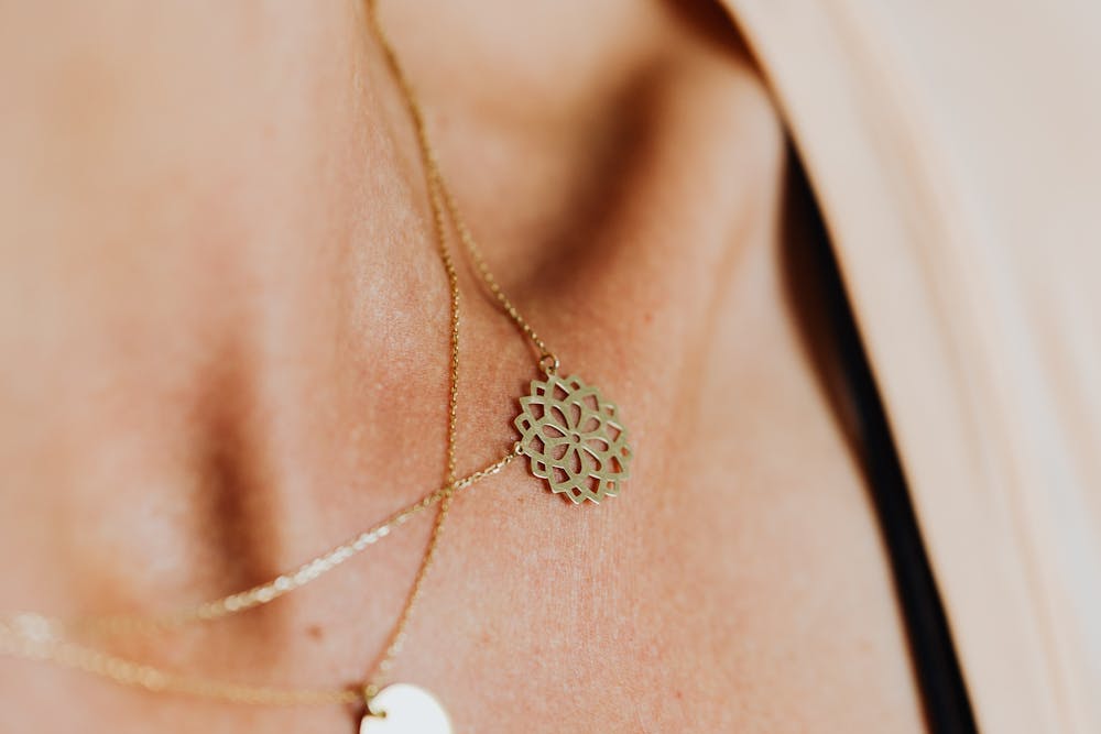 Why Birth Flower Pendants Make the Most Thoughtful Gifts